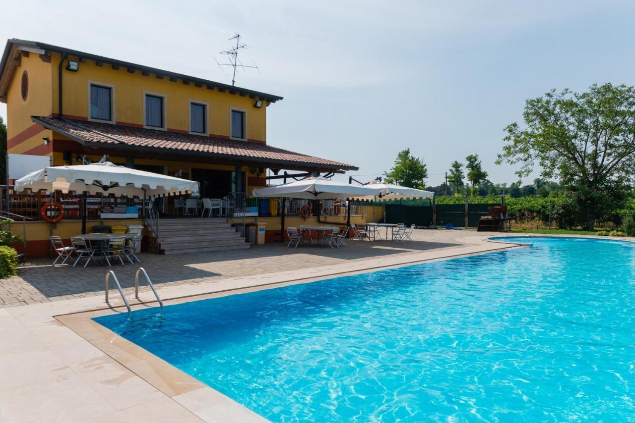 Agriturismo Dei Grippi Сона Екстериор снимка