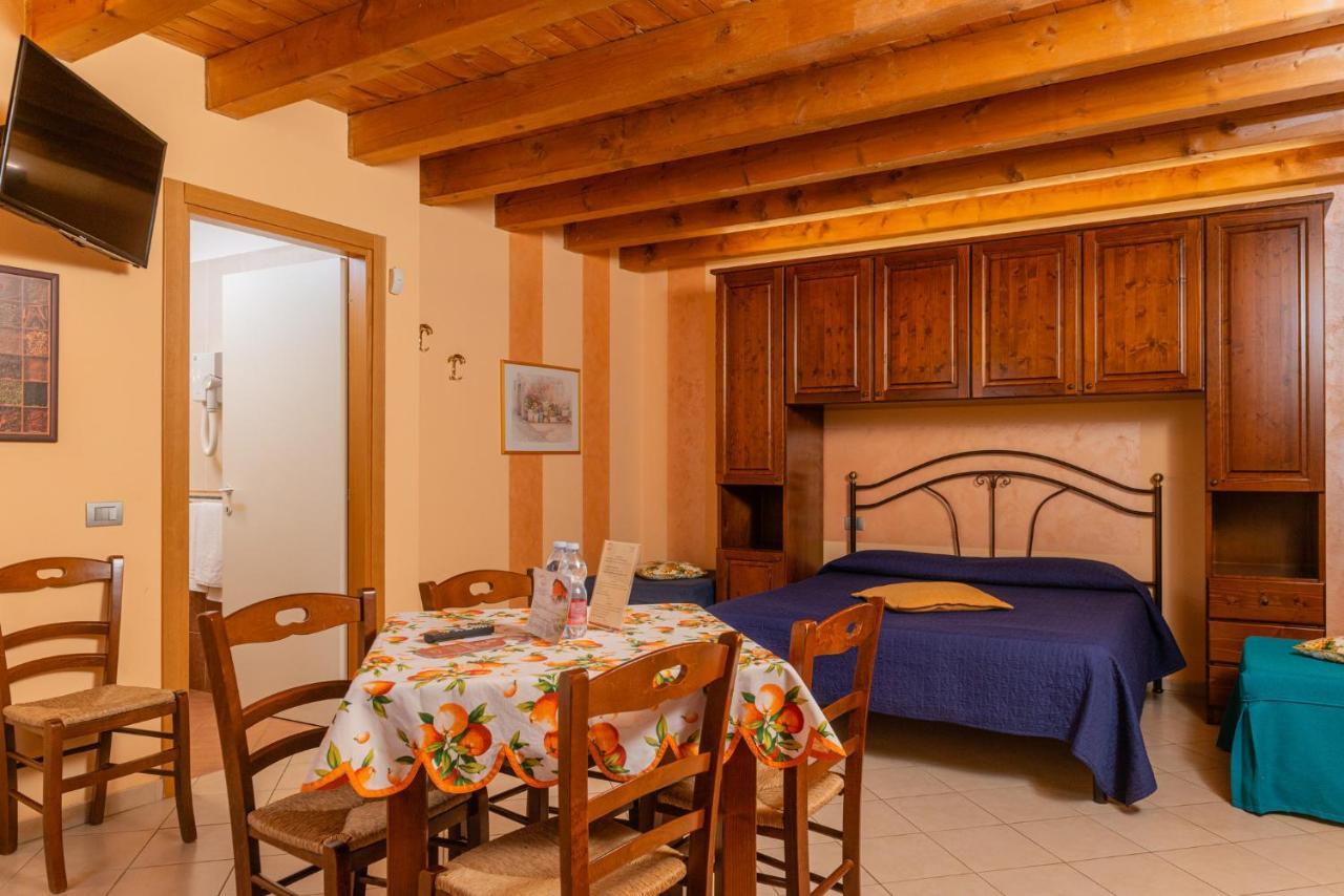 Agriturismo Dei Grippi Сона Екстериор снимка