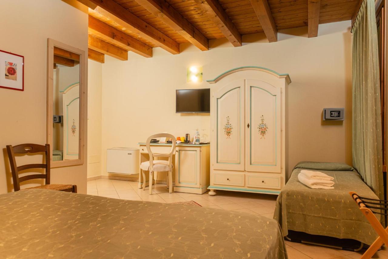 Agriturismo Dei Grippi Сона Екстериор снимка