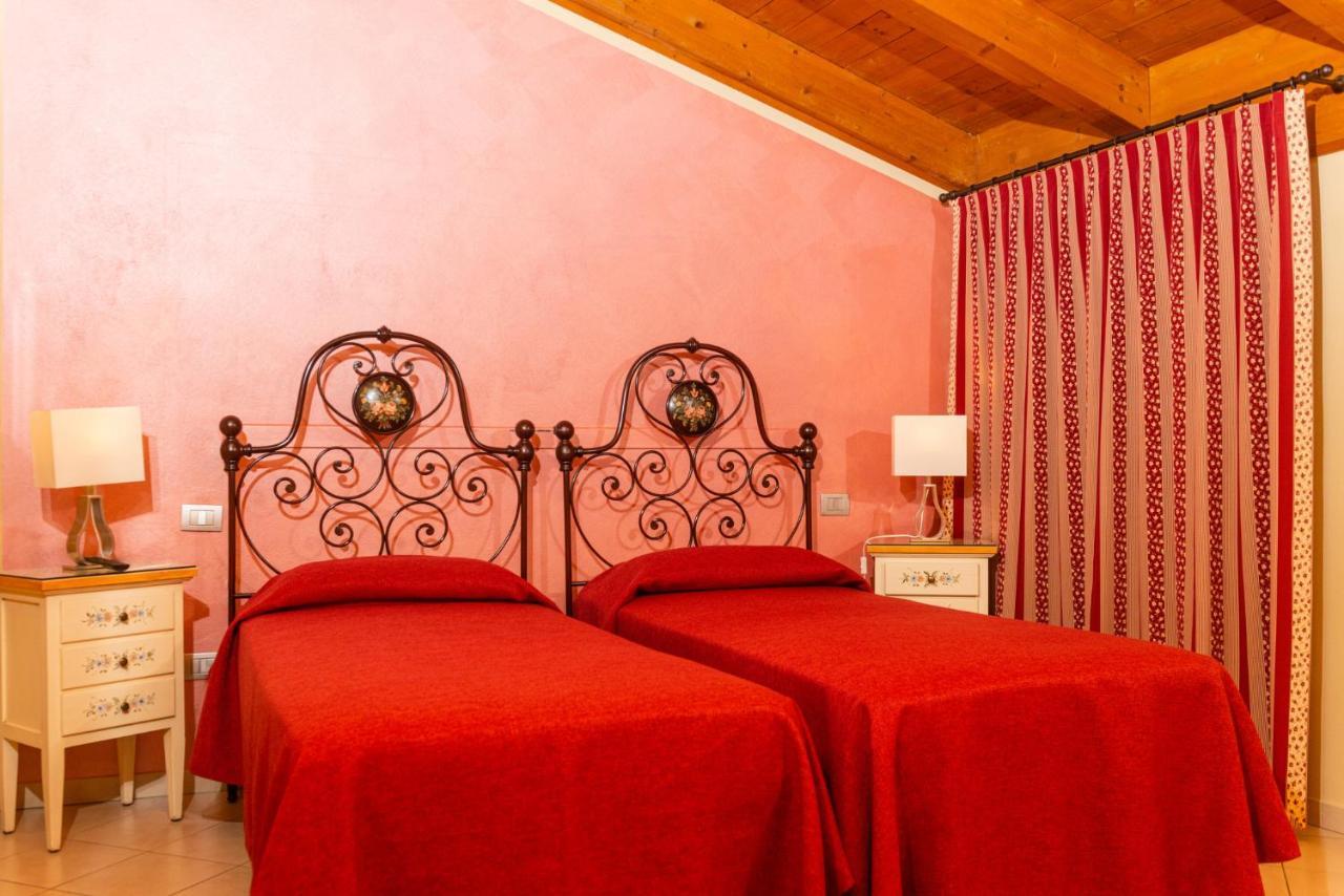 Agriturismo Dei Grippi Сона Екстериор снимка