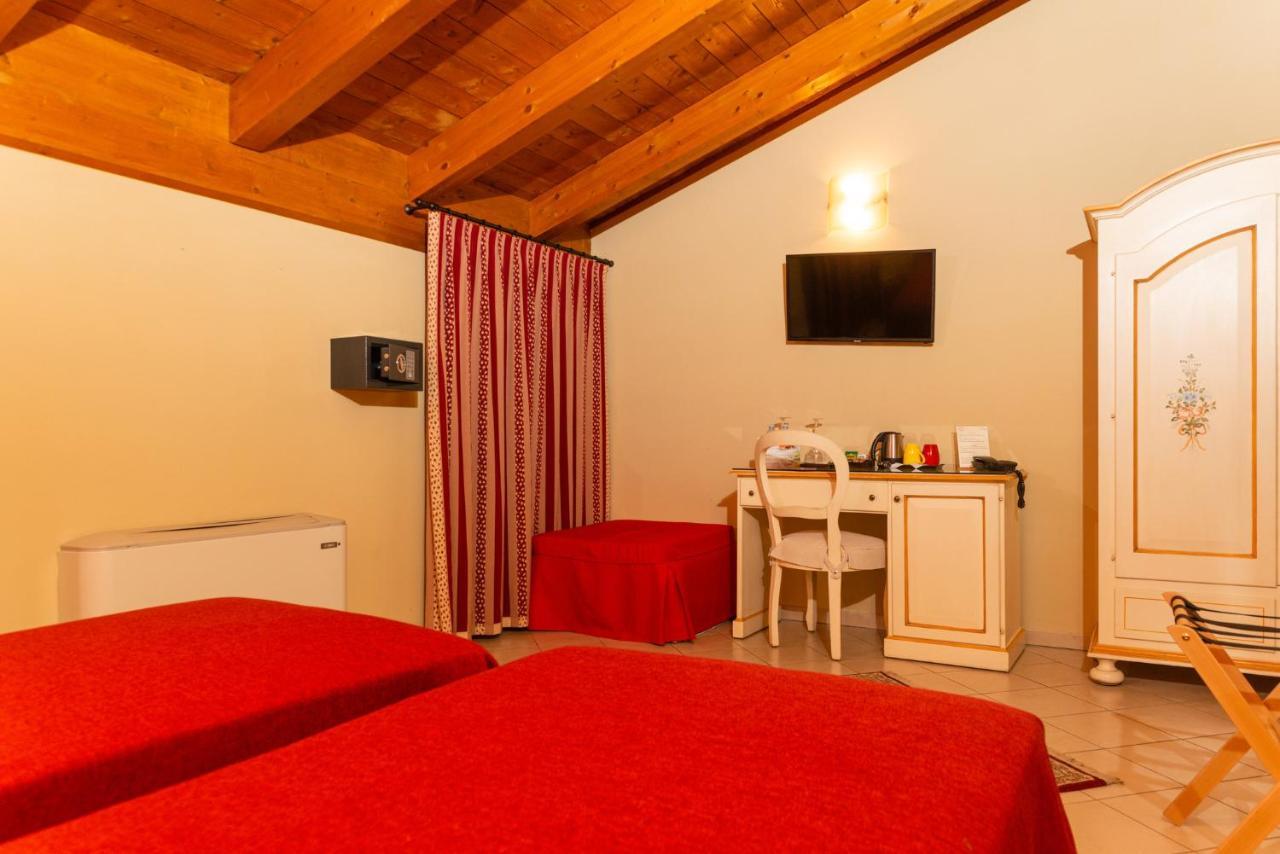 Agriturismo Dei Grippi Сона Екстериор снимка