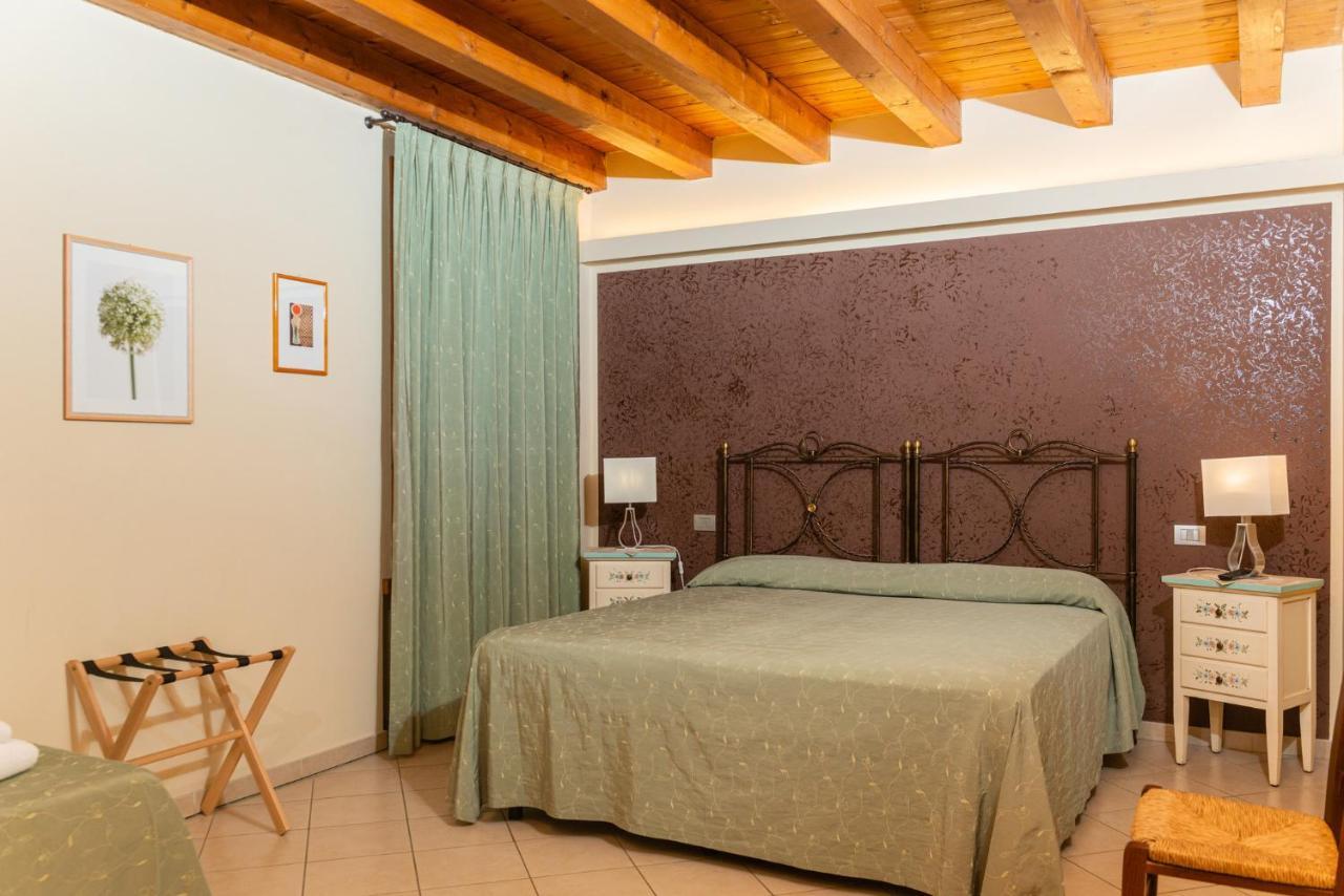 Agriturismo Dei Grippi Сона Екстериор снимка